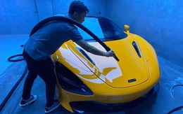 Xem doanh nhân Nguyễn Quốc Cường tự rửa siêu xe McLaren trong garage bạc tỷ, lên ảnh như nước ngoài