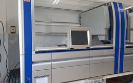 Mua máy xét nghiệm Covid-19: Ai đang đục nước béo cò?