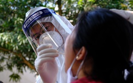 Nhìn lại 100 ngày chống “giặc” Covid-19: Những dấu mốc không thể quên