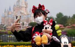 Hôm nay Disneyland Thượng Hải mở cửa trở lại sau 3 tháng, vé đã được bán hết sau vài phút