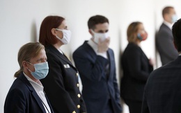 Nhà Trắng là phiên bản thu nhỏ của Mỹ về khó khăn với COVID-19