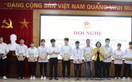 Tiếp tục hỗ trợ thiết bị học tập cho học sinh có hoàn cảnh khó khăn