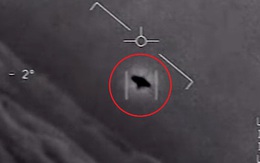 Mỹ giải mật thêm thông tin về UFO: Kích cỡ ngang một chiếc vali, có tốc độ khiến chiến đấu cơ nhanh nhất thế giới phải 'ngửi khói'