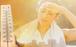 Nhiệt độ ngoài đường tại Hà Nội lên tới 50 độ C, bác sĩ cảnh báo 5 bệnh rất dễ gặp khi tiếp xúc với nắng nóng, nguy hại đặc biệt cho sức khỏe