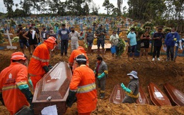 Brazil thành ổ dịch Covid-19 lớn thứ 2 thế giới, tổng thống vẫn thờ ơ