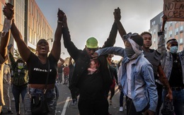 Mỹ rối ren trong khủng hoảng kép: Đại dịch COVID-19 và biểu tình lan rộng