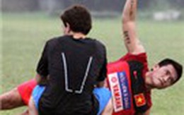 Công Vinh xăm hình vì tình yêu với Thủy Tiên