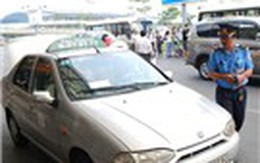 TP HCM: Taxi ''làm loạn" ở sân bay Tân Sơn Nhất