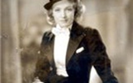 Hollywood "sôi sùng sục" với thời trang "chuyển giới"