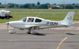 "Đại gia đi dép xăng đan" nhập máy bay làm gì? 