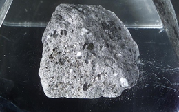 Hàng trăm mẫu vật đá từ mặt trăng của NASA bị mất hoặc đánh cắp