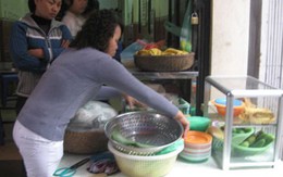 Xây nhà lầu từ... gánh bún đậu 