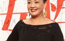 Mẹ chồng Từ Hy Viên gây ấn tượng với bộ cánh "te tua"