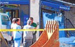 2 "nhóc" Cướp ngân hàng bằng xe ủi đất