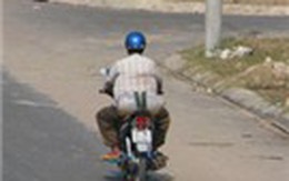 Xăng dầu lậu hối hả vượt biên 