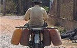 Long An: Buôn lậu xăng dầu qua biên giới vẫn phức tạp