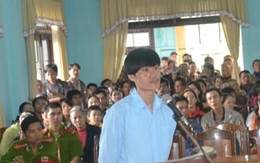 Người vợ đau khổ xin giảm tội cho người chồng tẩm xăng “thiêu sống“ cả nhà