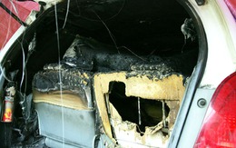 Cháy taxi trước cây xăng, tài xế bỏng nặng