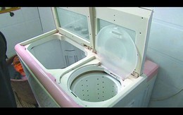 Phẫn nộ cha dượng đẩy con gái 3 tuổi vào máy giặt