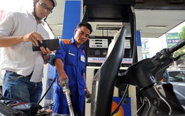 Giá bán lẻ xăng dầu đang được cân nhắc