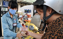 Giảm thuế để kìm tăng giá xăng dầu