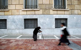 TG 24 giờ qua: Ăn xin đi qua ngân hàng