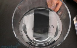 Smartphone chống thấm nước siêu mỏng Panasonic Eluga