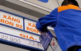 Người dân "ngỡ ngàng" vì xăng tăng giá