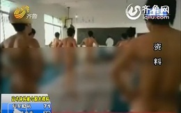 Học sinh xếp hàng khỏa thân kiểm tra sức khỏe thi đại học 