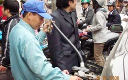 Doanh nghiệp xăng dầu than lỗ 800 - 1.000 đồng mỗi lít xăng 