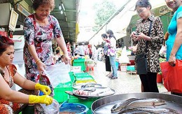 Hàng loạt mặt hàng "nhảy múa" theo giá xăng