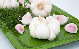 Bí quyết làm đẹp lạ với thực phẩm nặng mùi