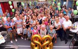 Đại gia đình 5 thế hệ, gồm…168 người