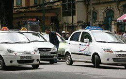 Hà Nội: Giá xăng giảm, cước vận tải vẫn "dậm chân tại chỗ"