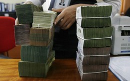 Ngân hàng "chạy đua", lãi suất huy động tăng vọt