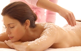 Cách sử dụng muối tắm làm đẹp da