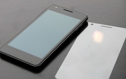 Bên trong smartphone mỏng nhất thế giới