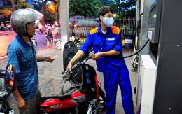 Lo ‘xổng’ giá xăng dầu khi thả về cho doanh nghiệp