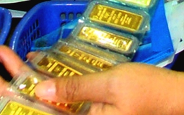 Ngân hàng lại sốt sắng 'gom' vàng