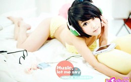 Ngắm hot girl nóng bỏng bên tai nghe thời trang