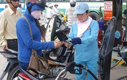 Giá xăng nhấp nhổm không yên