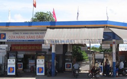 Nhân viên cây xăng đấm khách hàng rách mí mắt