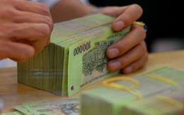 Ngân hàng ép nhân viên đòi nợ xấu