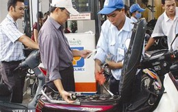 Xăng tăng giá 650 đồng/lít: Mới chỉ cho tăng 50%!