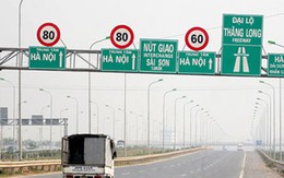 Bị tông vỡ đầu vì xe máy hết xăng trên làn đường ô tô