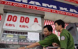 Cây xăng nghi bán hàng rởm bị niêm phong