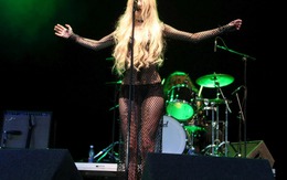 Sao Hollywood mê mẩn thời trang lưới