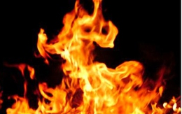 Đồng Tháp: Người mẹ tưới xăng châm lửa đốt con lĩnh án