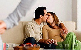 Đại gia bị vợ cài thiết bị bắt ngoại tình