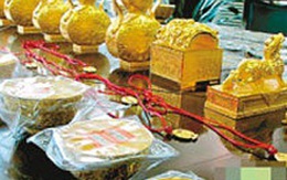 Đại gia đãng trí, "quên" cả vali vàng trên taxi